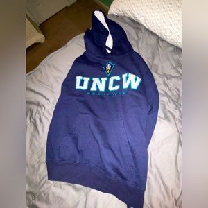 This good quality sweatshirt and in great condition!